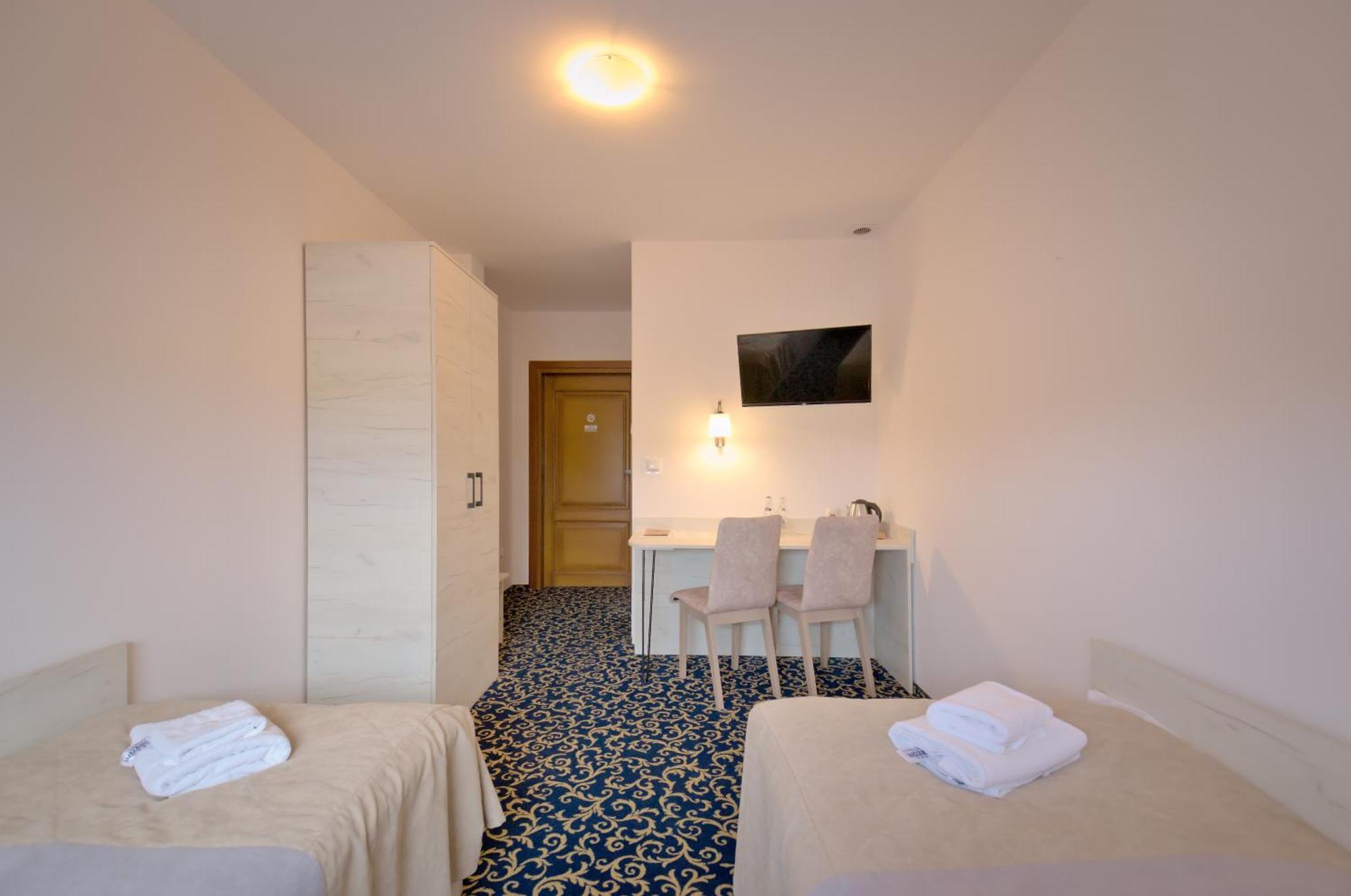 Hotel Sezam Machowa Exterior photo