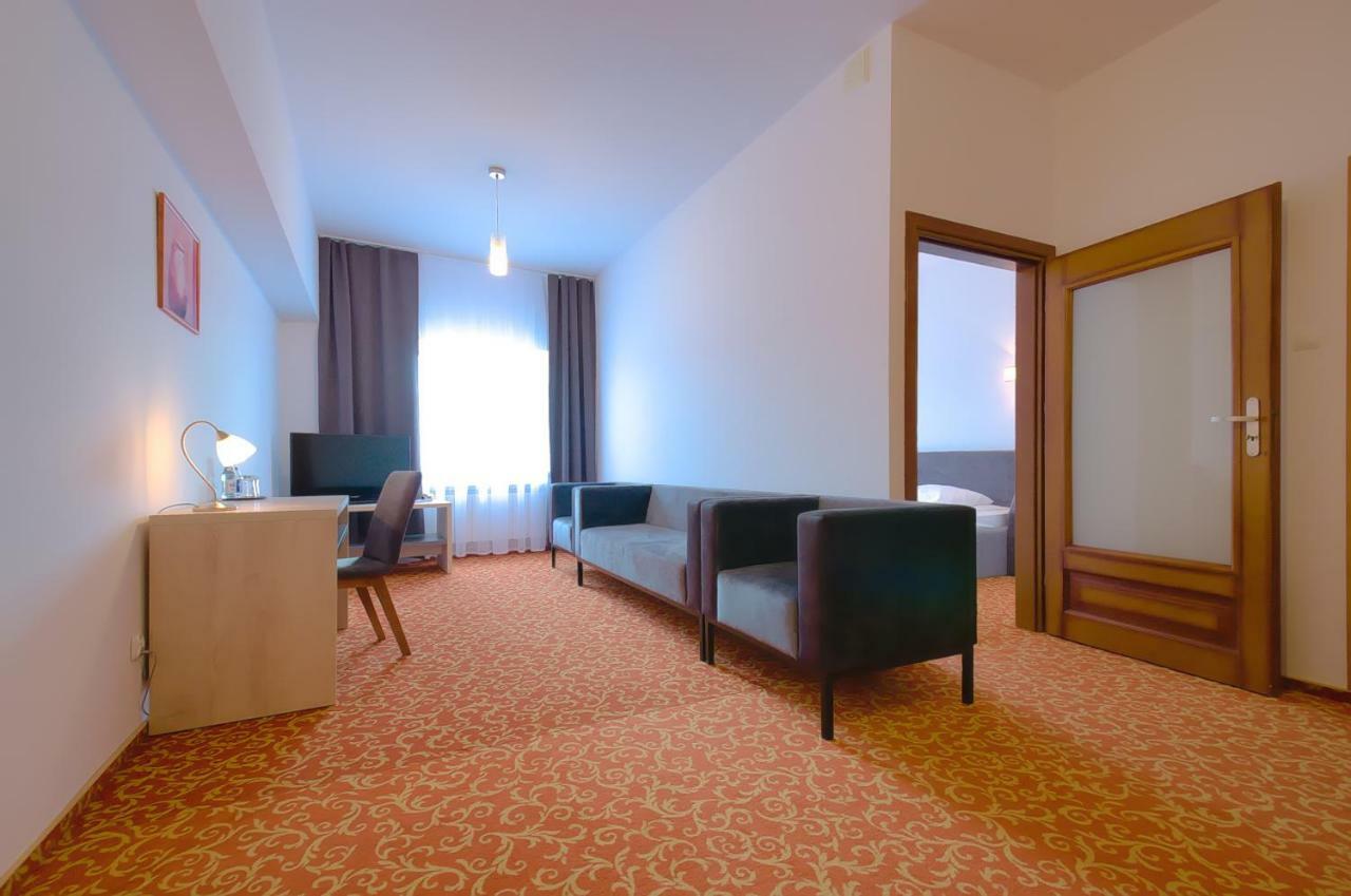Hotel Sezam Machowa Exterior photo